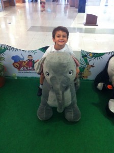 Nosso mini cliente se divertindo!