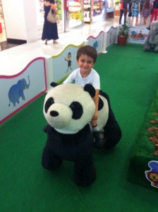 Nosso mini cliente se divertindo!