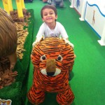 Nosso mini cliente se divertindo!